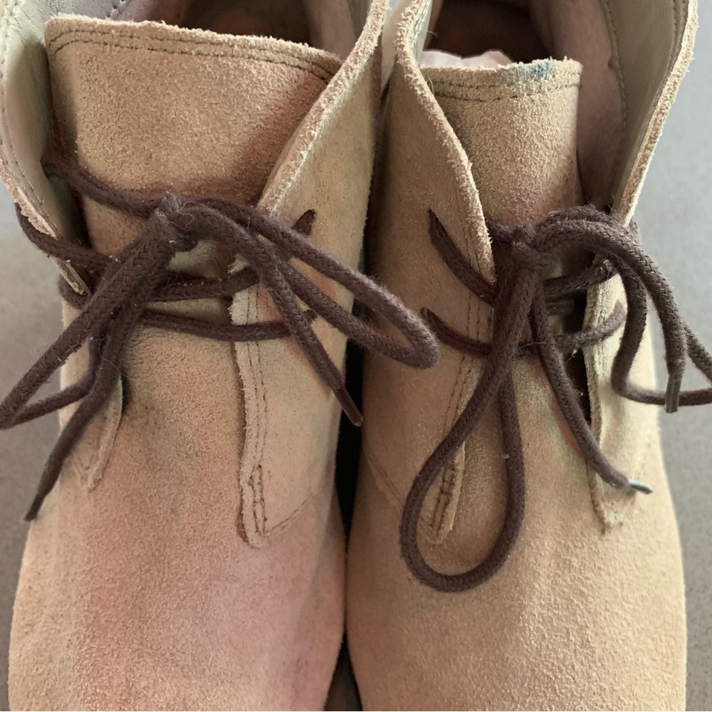 Crocs Leigh Wedge Ankle Boots Women's 7.5 Beige Suede Lace Up Shoes Style 203419 - Picture 5 of 10